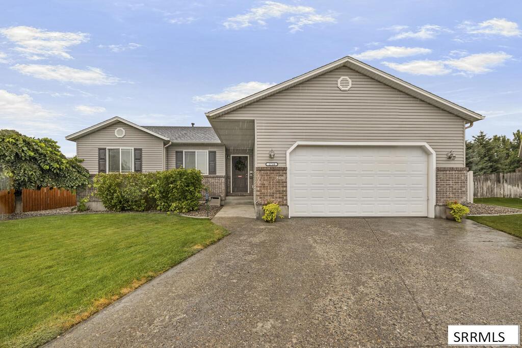 2710 Doris Circle