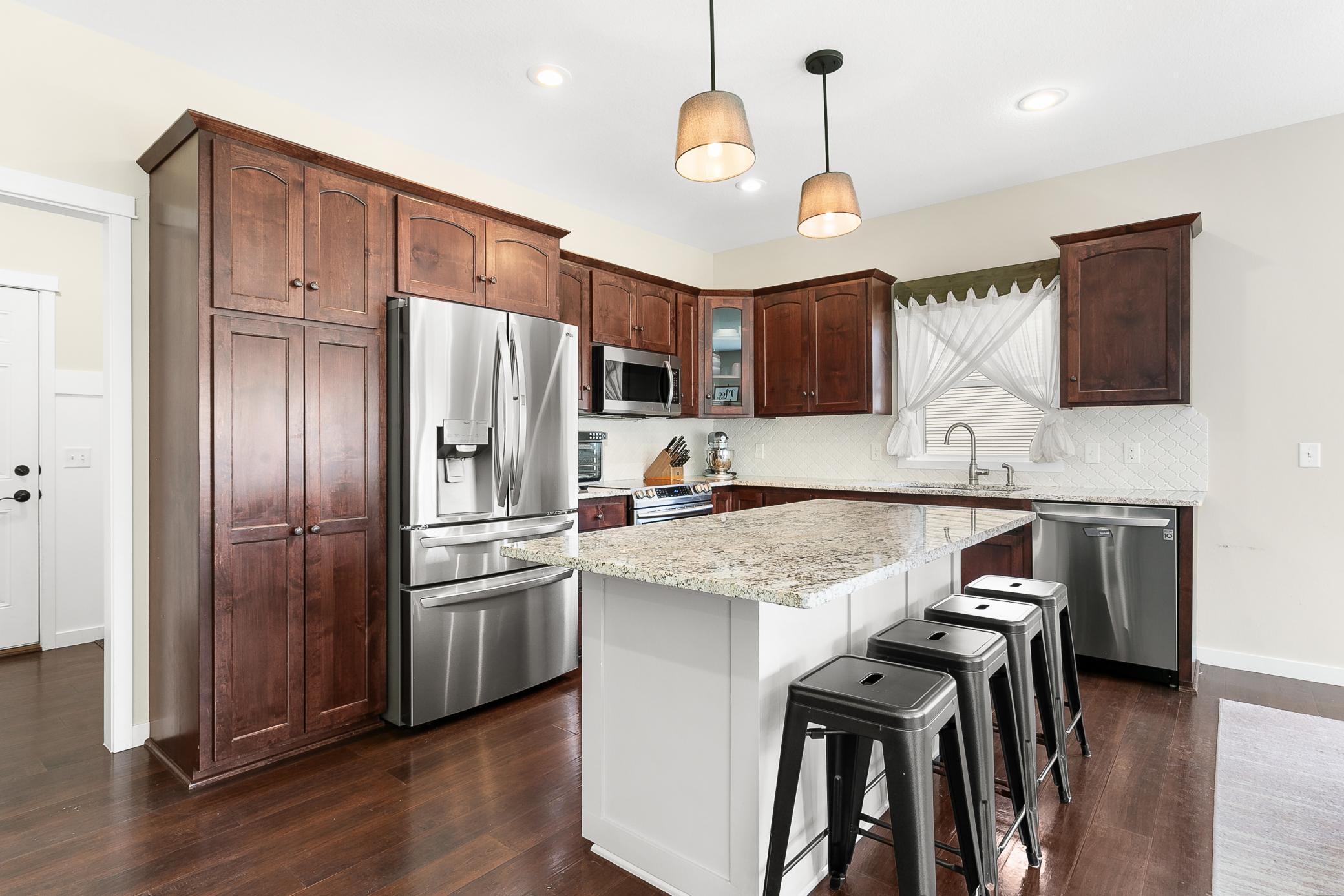 220 Sierra Loop