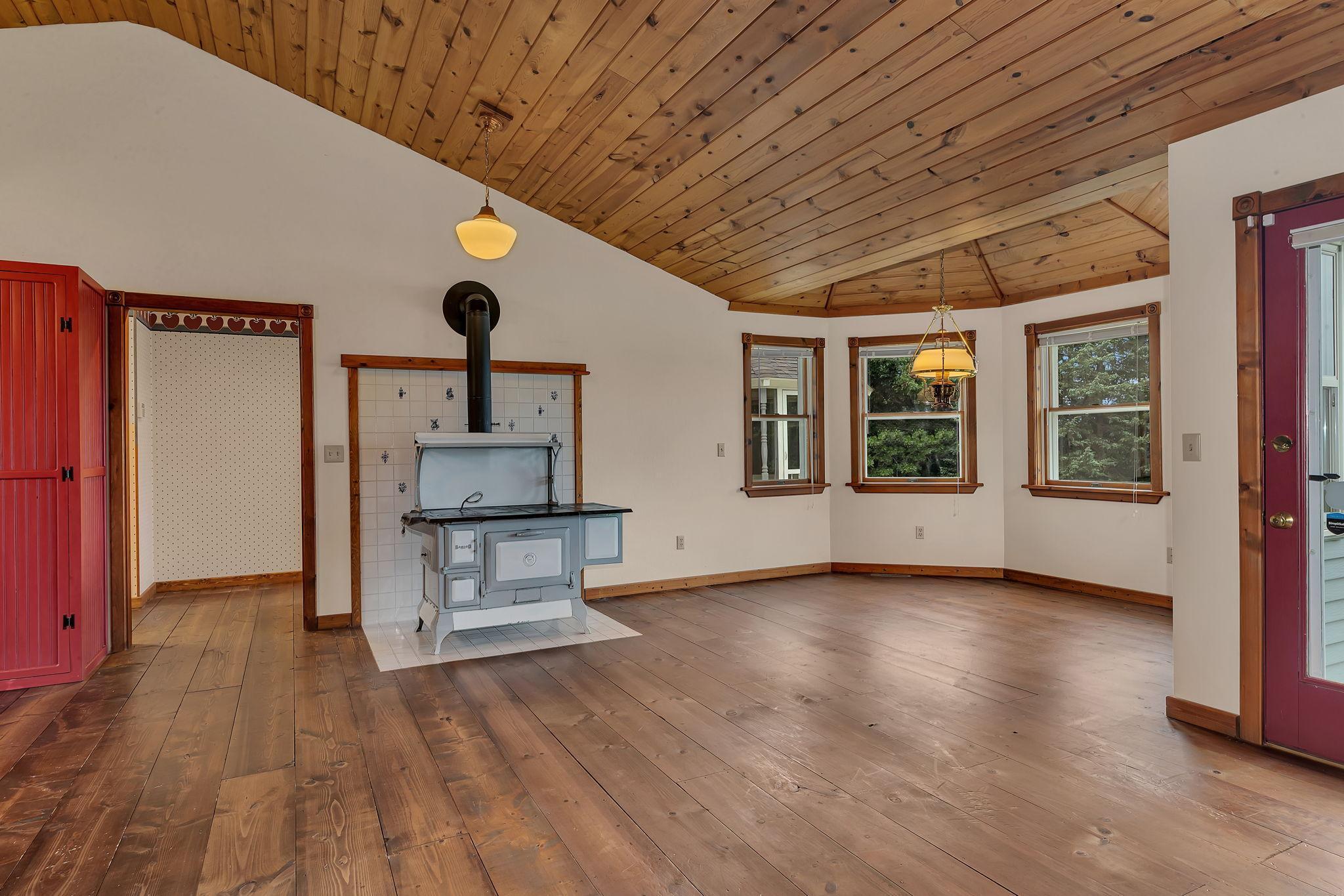 10315 Ferry Point Place NW