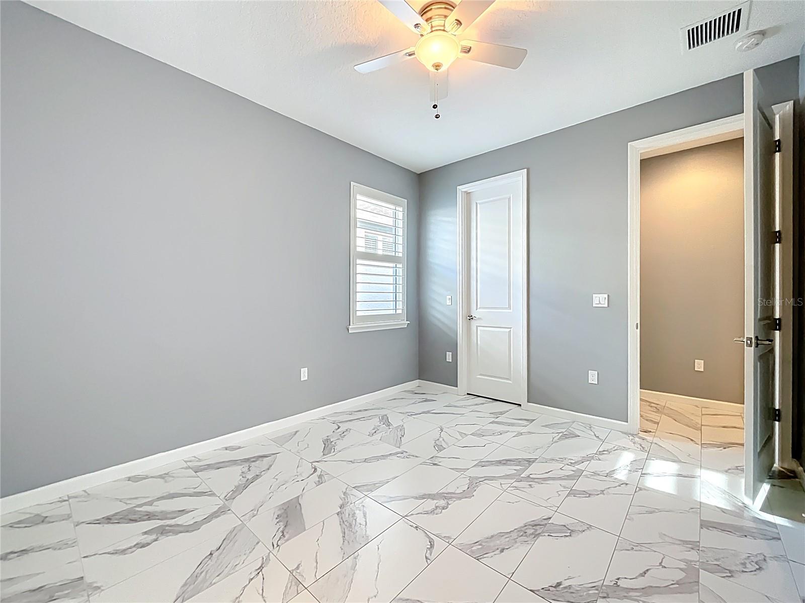 295 Northcote Court