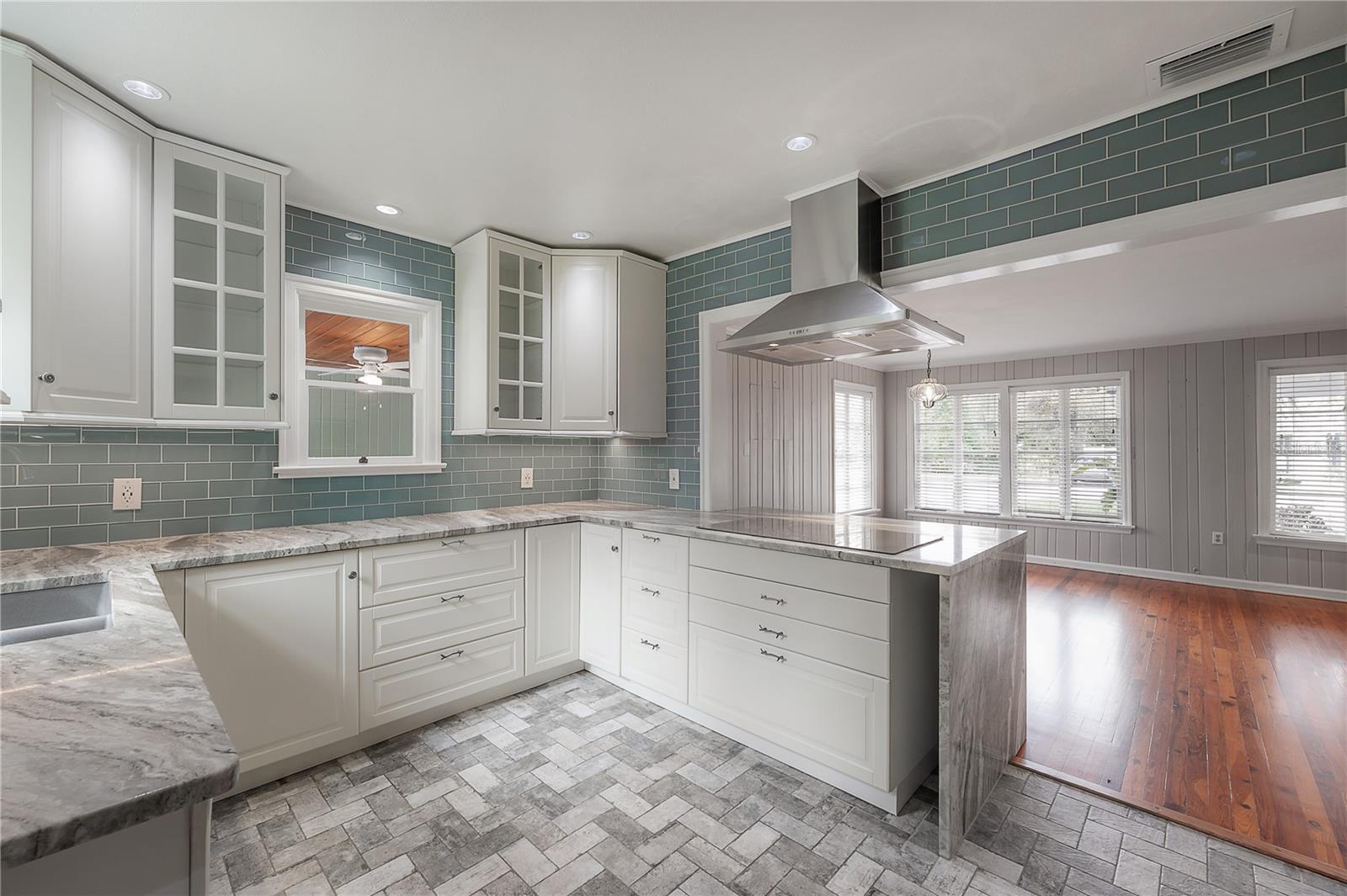 1303 E Clifton Street