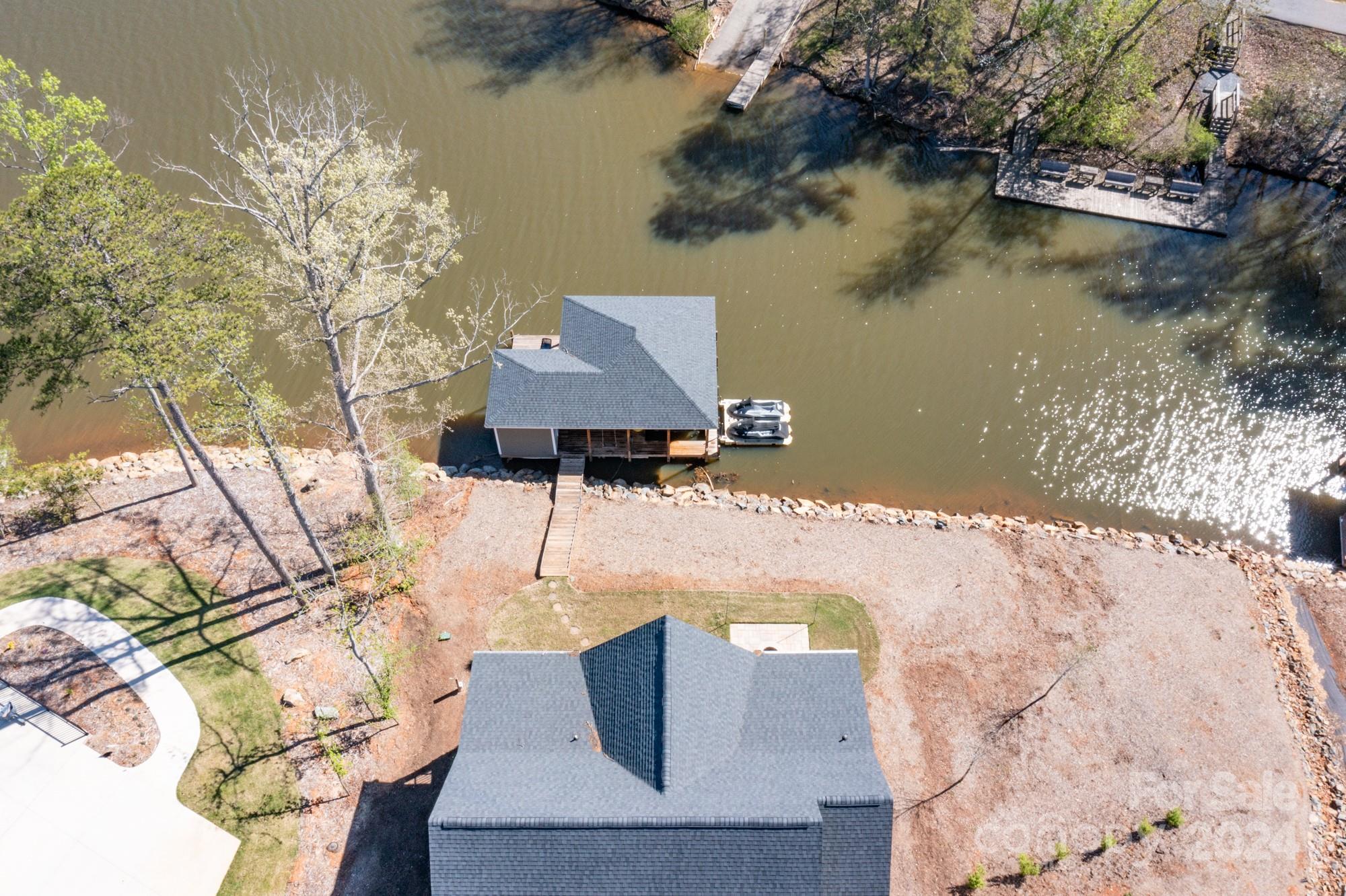 376 Landing Trail