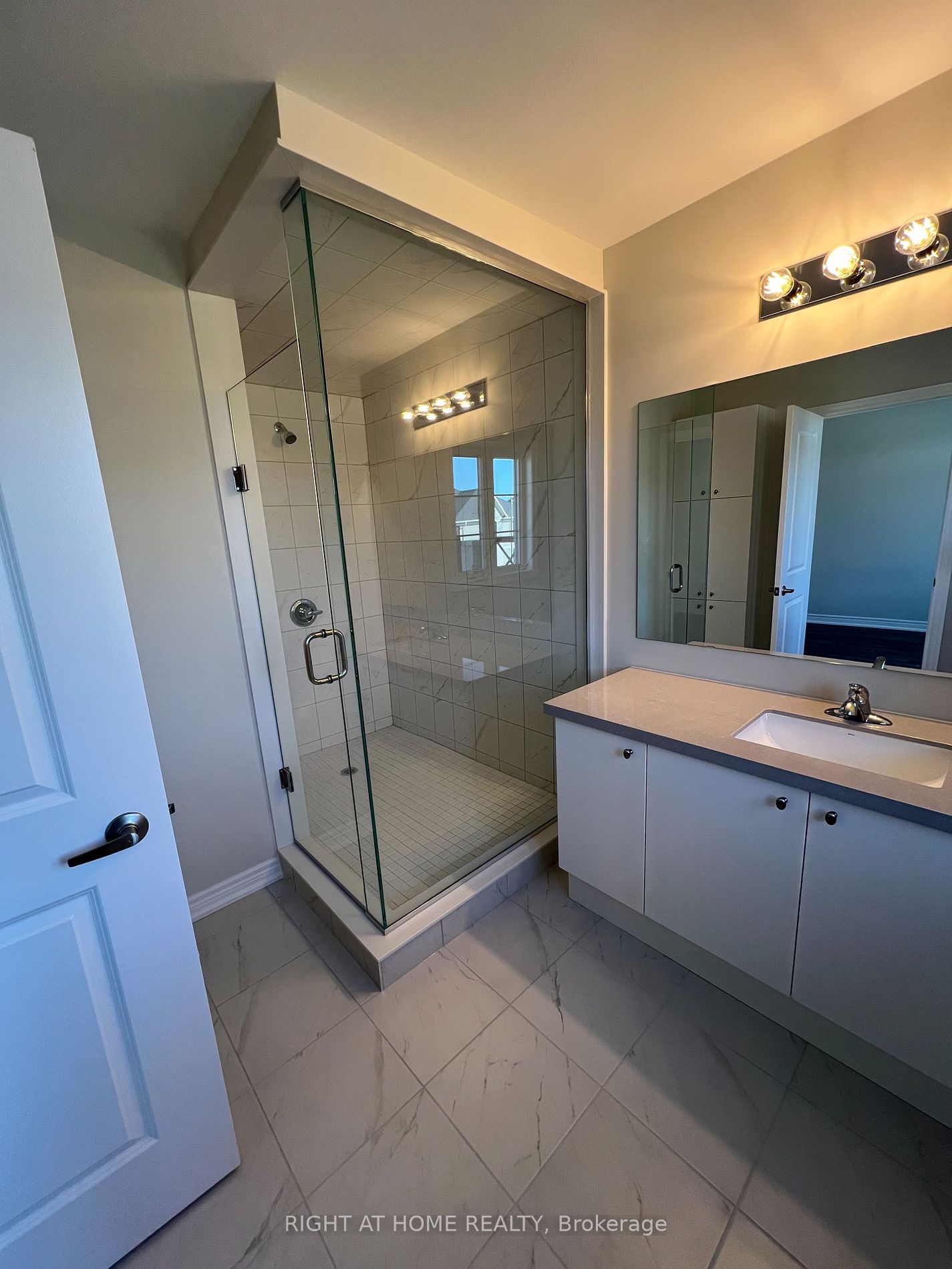 129 Aquasanta Cres