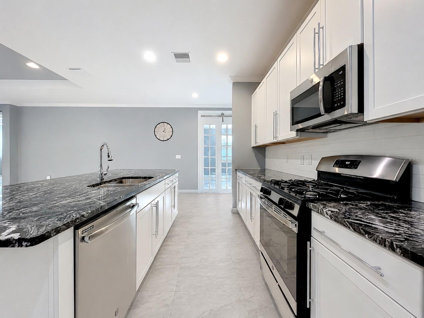 295 Northcote Court