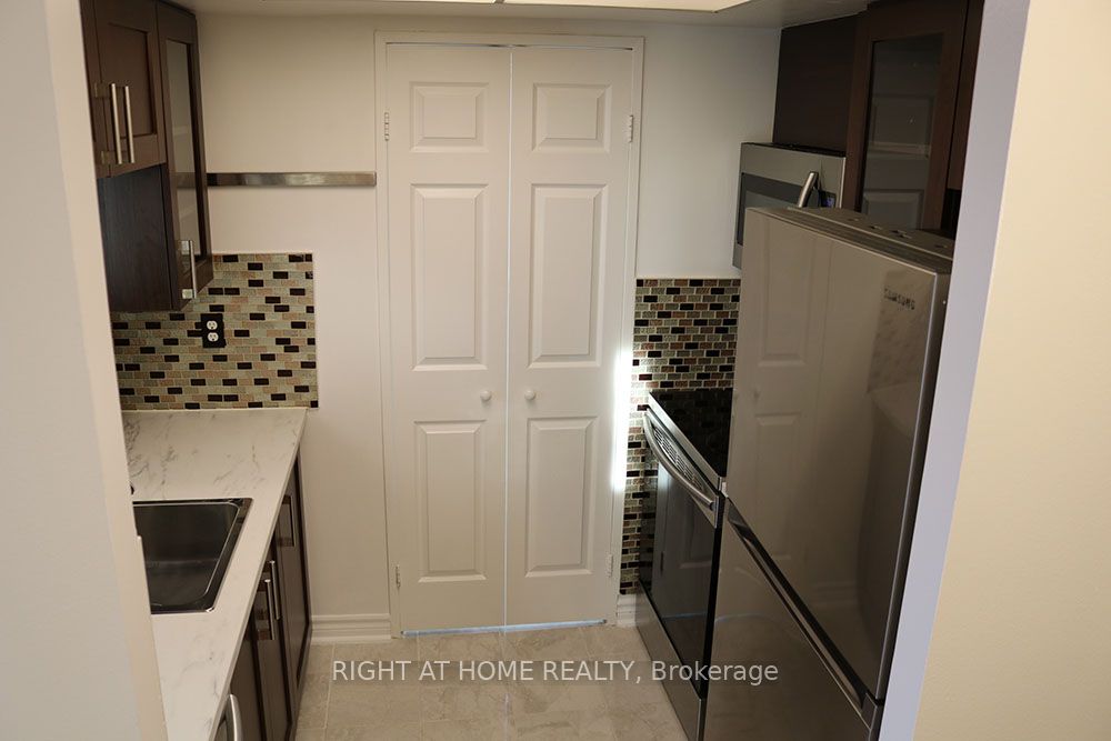 285 Enfield Pl 1009