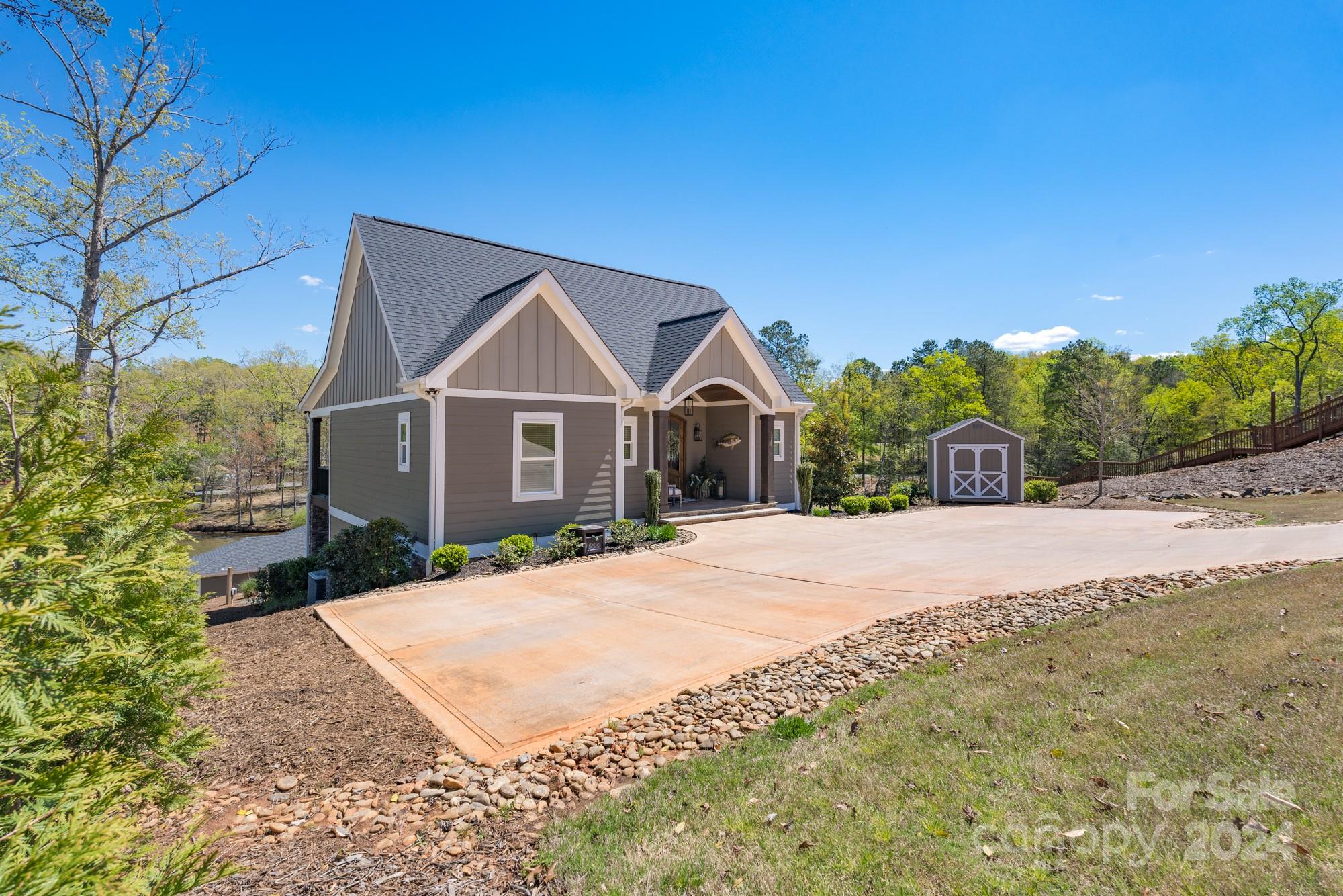 376 Landing Trail