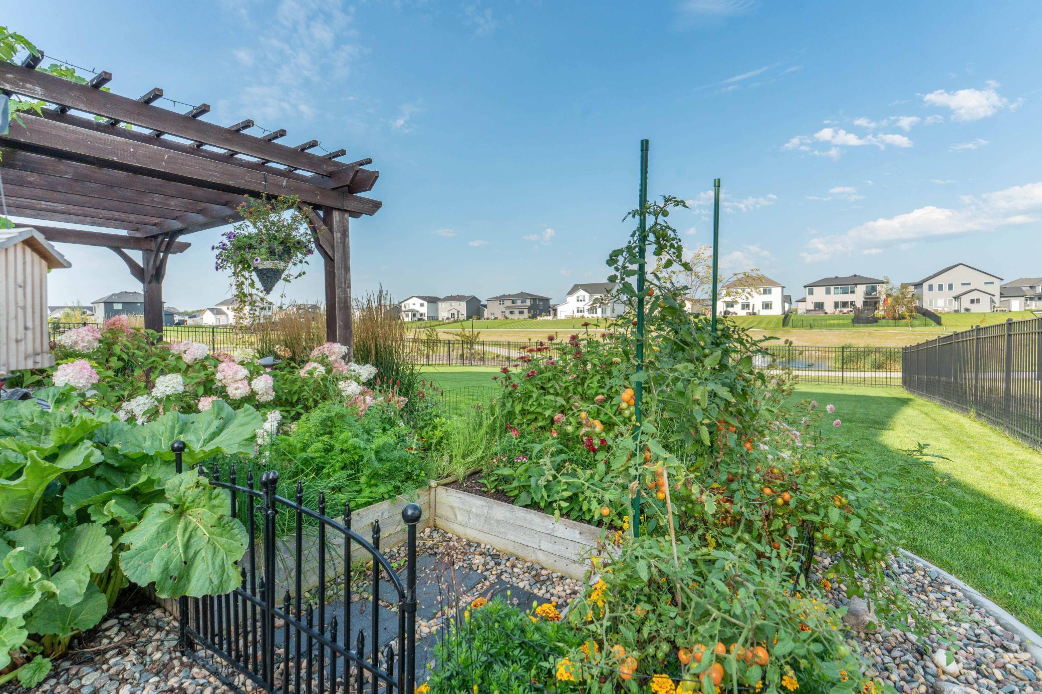 8825 Meadowlark Parkway