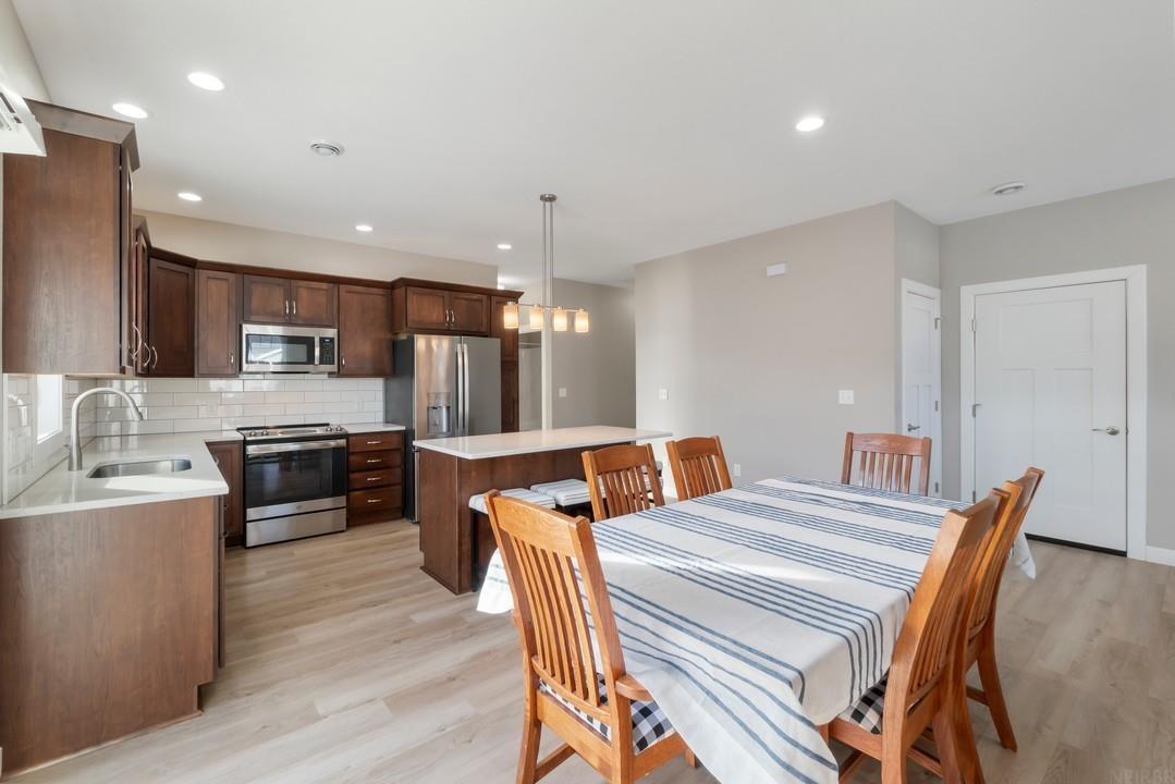 812 Parkside Lane