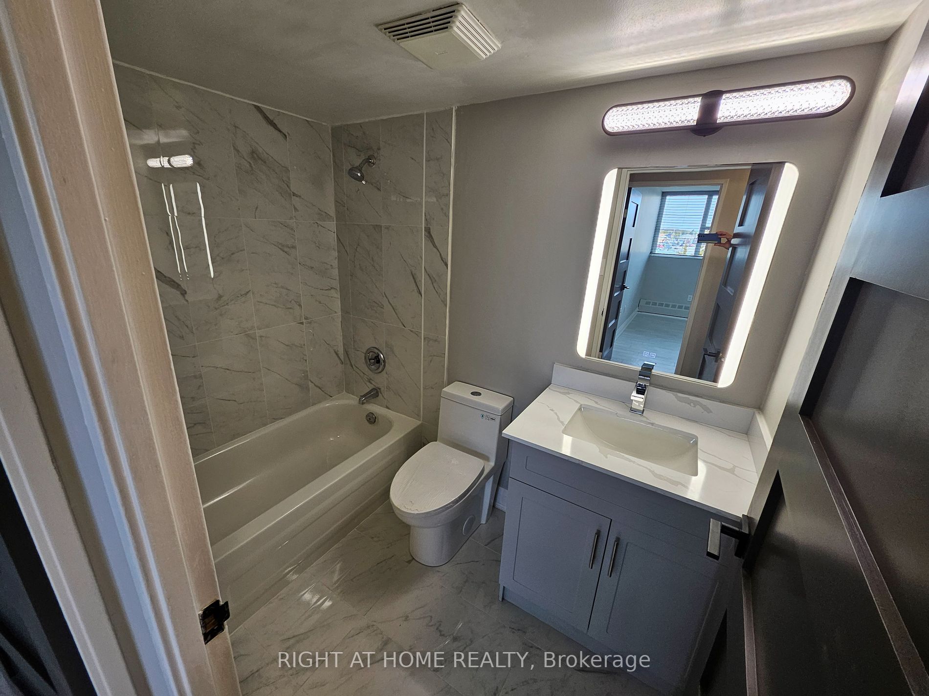 2900 Battleford Rd 403