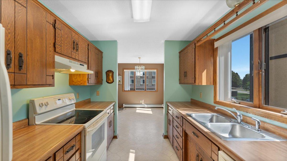 245 Park Avenue S 206