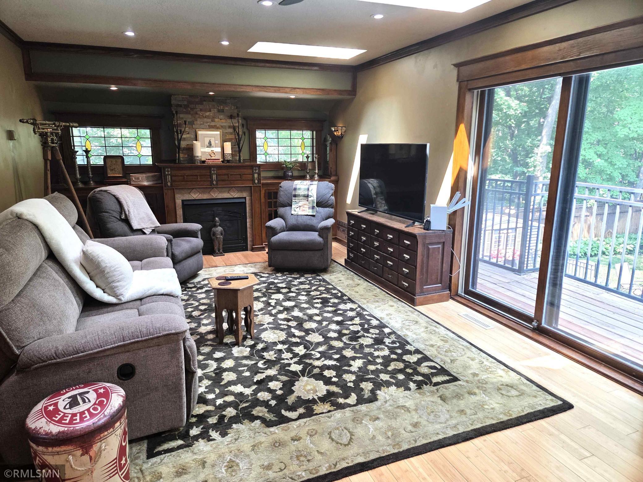 13060 Oakview Lane N