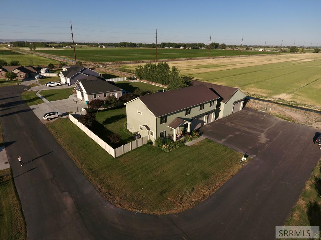 2020 E Timberview Drive