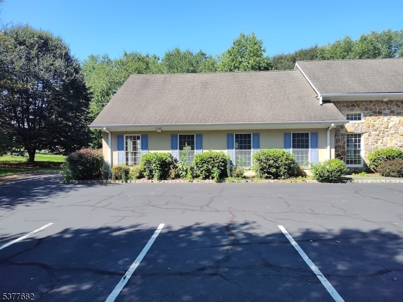 1 Brookfield Glen Dr