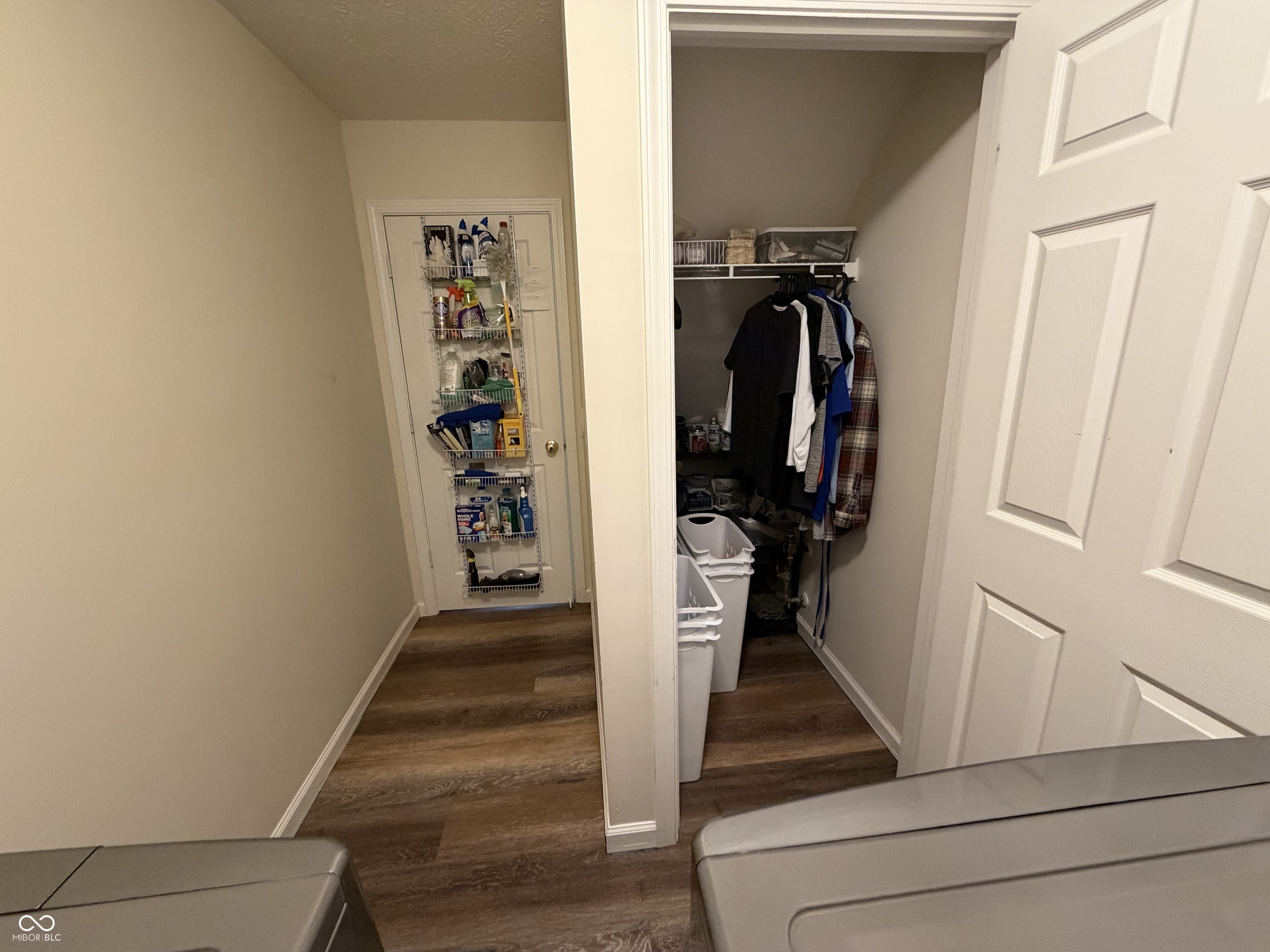 5752 Columbia Circle S