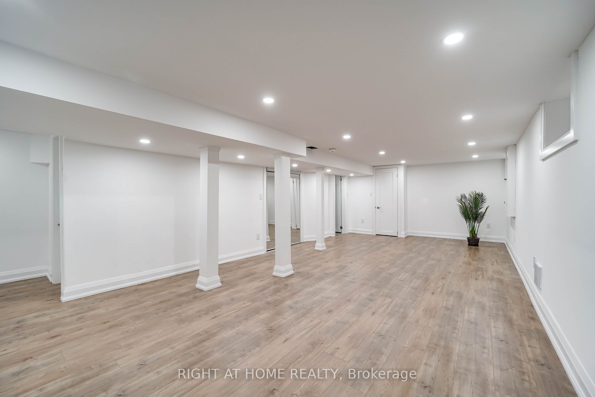 801 Coxwell Ave