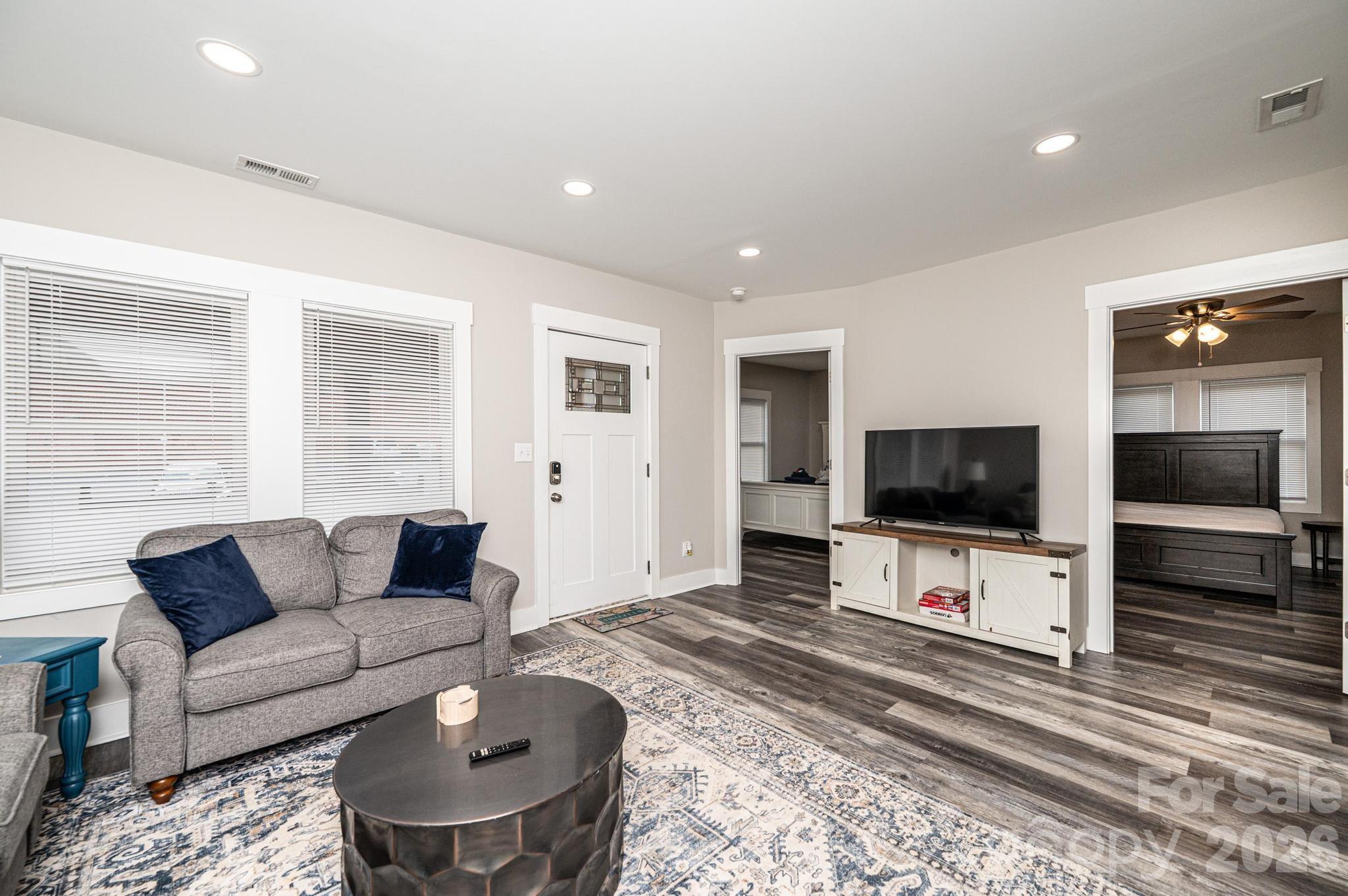 308 W Sycamore Street