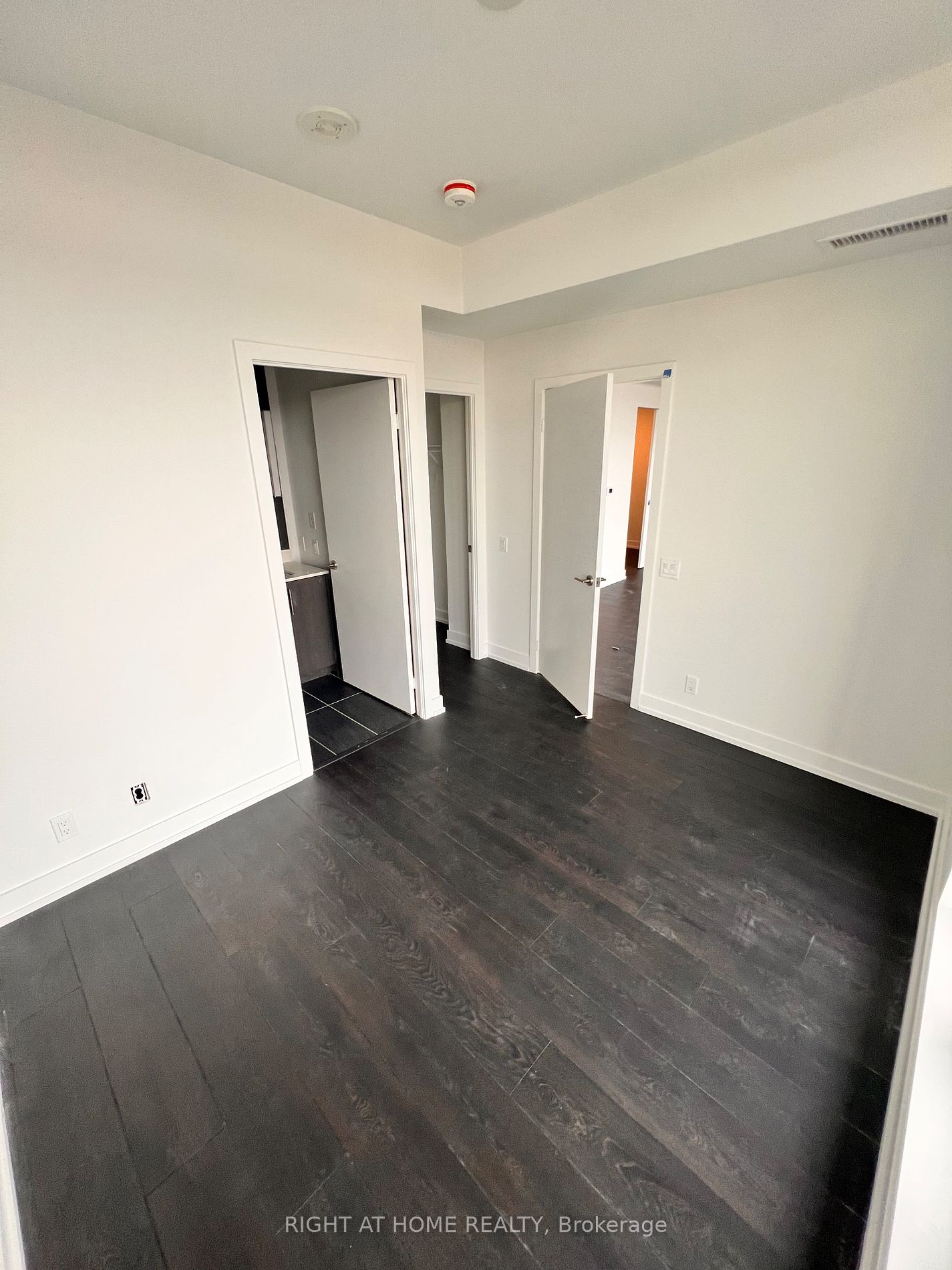 225 Veterans Dr 401