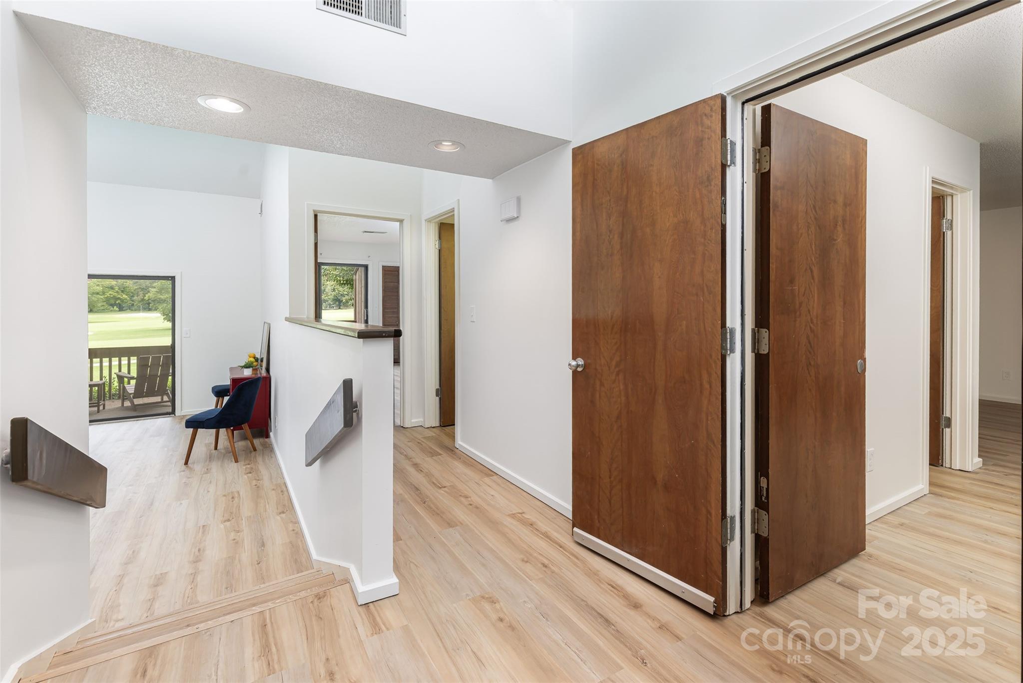 182 W Lake Drive S 1401