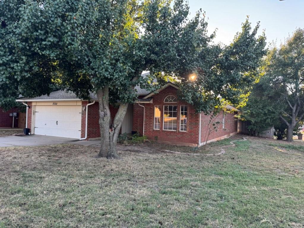 Potential plus property in abandoned state, no utilities on,opportunity for instant equity. Property will not qualify for conforming loan. Seller will do -0- repairs, This is an as-is sale .Great area,nice floorpan, corner lot.