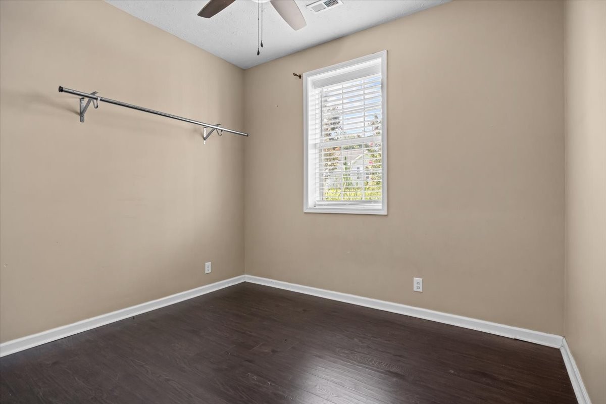 1613 Broad Cir