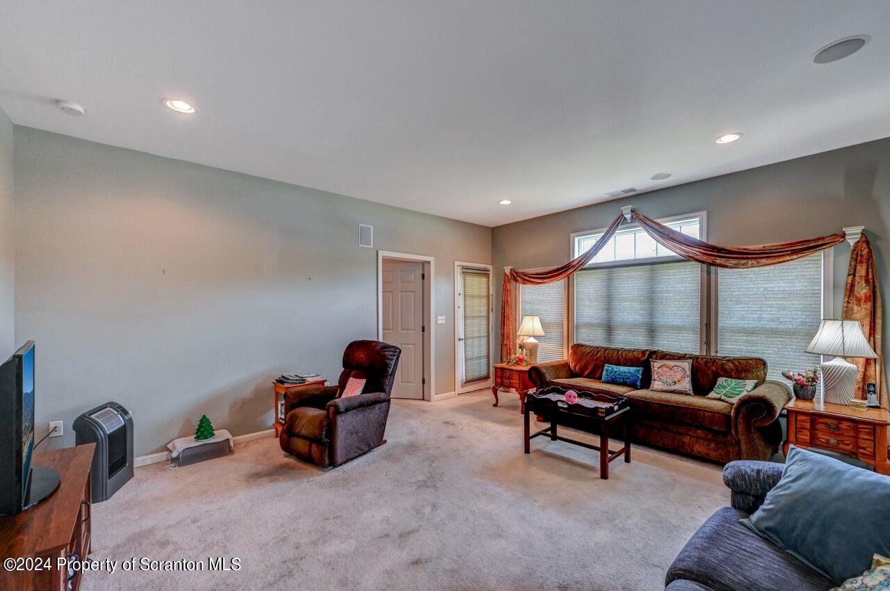 64 Parkland Drive Bldg 31