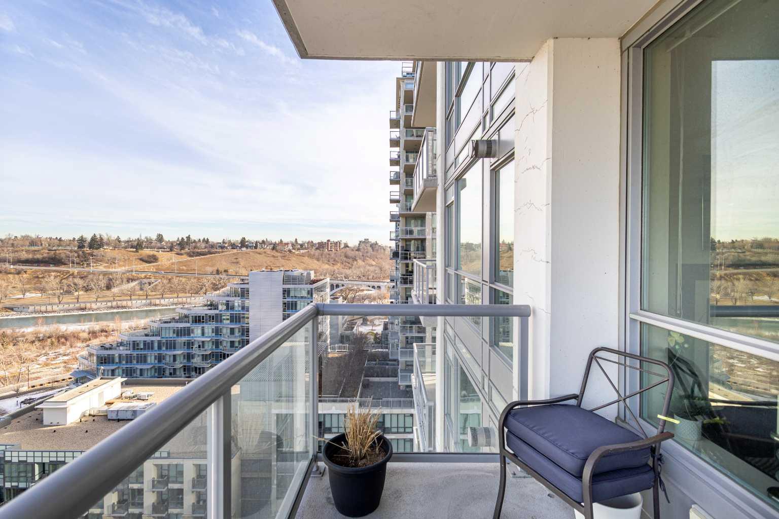 222 Riverfront Avenue SW 1322