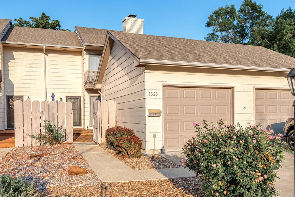 1320 Parkwood Drive. Salina, Kansas • SalinaHomes