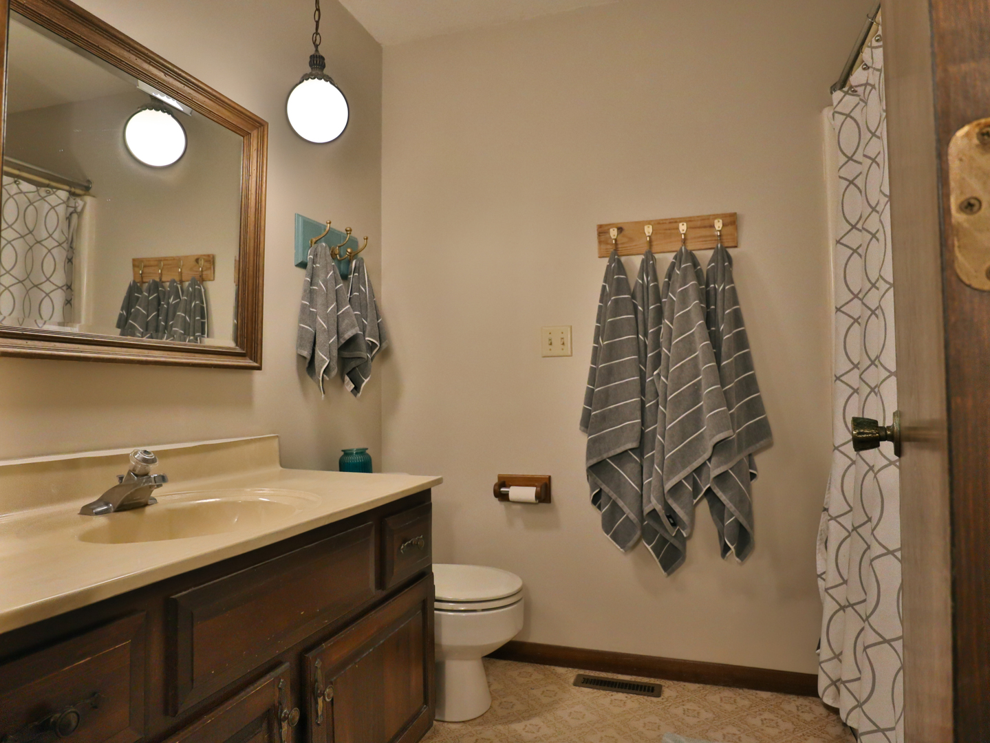 6607 Oak Ridge Lane