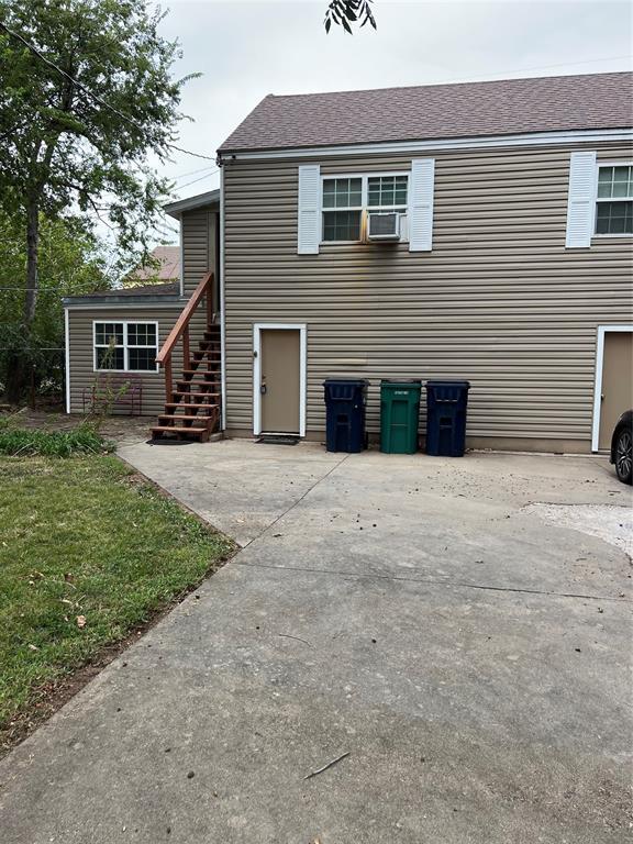 Charming Efficiency Studio in Miller Neighborhood. This cozy efficiency studio apartment is perfect for those seeking a comfortable and convenient living space. This is a downstairs unit. The tenant pays for the electric and the owner covers the water, sewer and trash. Let's dive into the details, the property features a private parking space, it also comes with a Refrigerator, Microwave and an Oven! There is nice-sized bathroom with a shower and a closet. The studio room big enough for a bed and a small living area. This apartment is ideally located with easy access to several key amenities *Close to Hefner Parkway *Walking distance to many shops *Near the OKC Fairgrounds *Close to OSU-OKC and the OCU Campus *Proximity to Downtown OKC This studio apartment is perfect for individuals or couples looking for a compact, efficient living space in a vibrant neighborhood. Whether you're a student, a young professional, or someone seeking a low-maintenance lifestyle, this apartment offers everything you need. Pet Policy - We understand that pets are part of the family. Our pet policy includes - *$250 non-refundable deposit per pet *Applicable pet rent *Two-pet minimum *All pets must go through a pet screening process