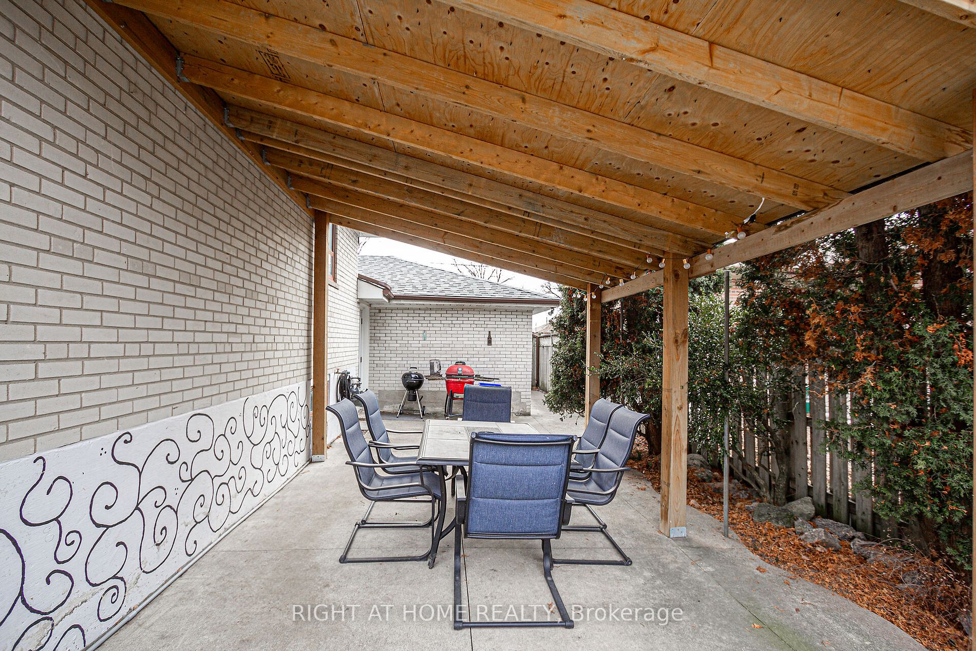 14 Mancroft Cres