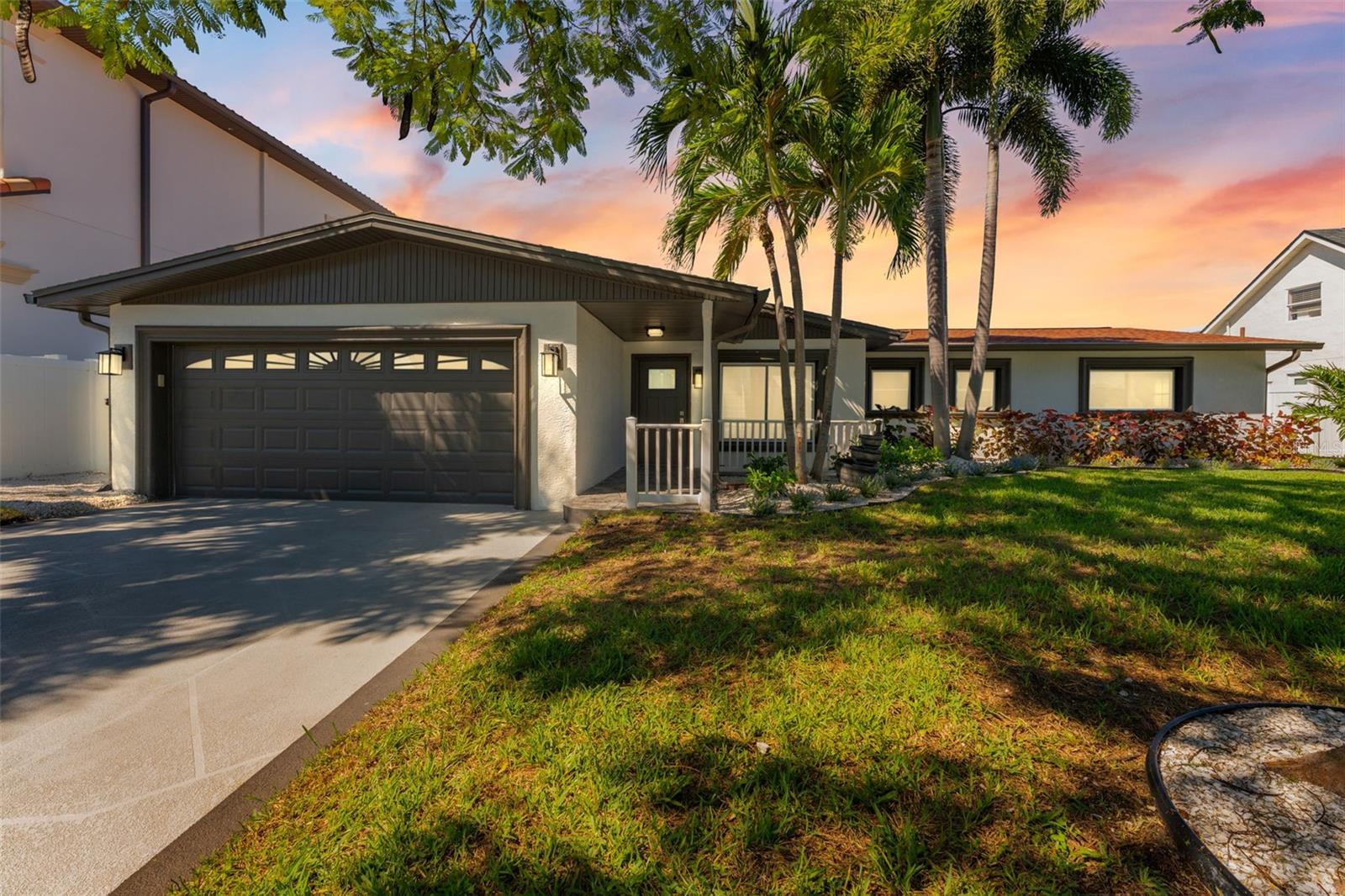 3912 Fontainebleau Drive, Tampa, FL