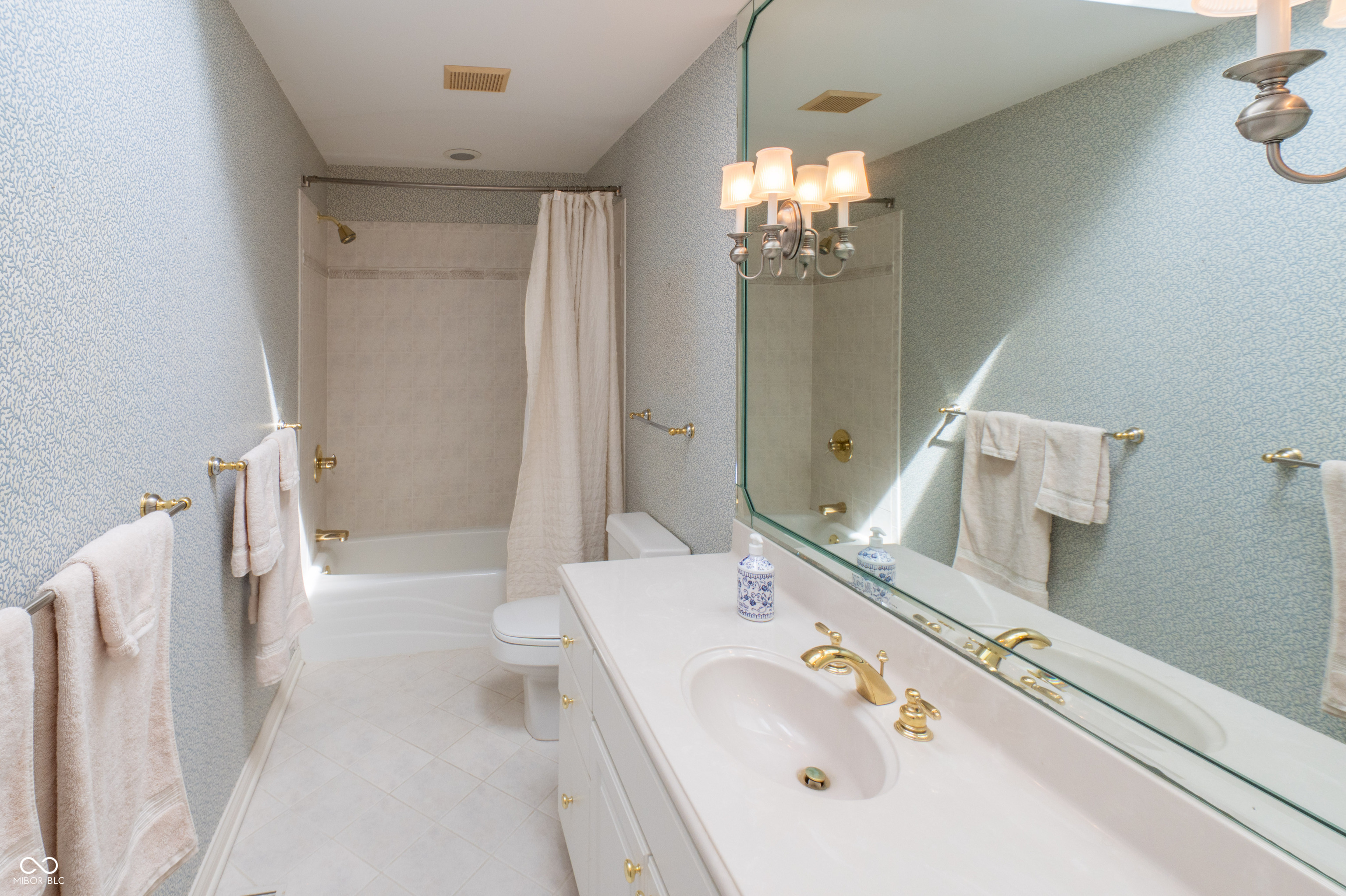 1700 Pathway Drive S