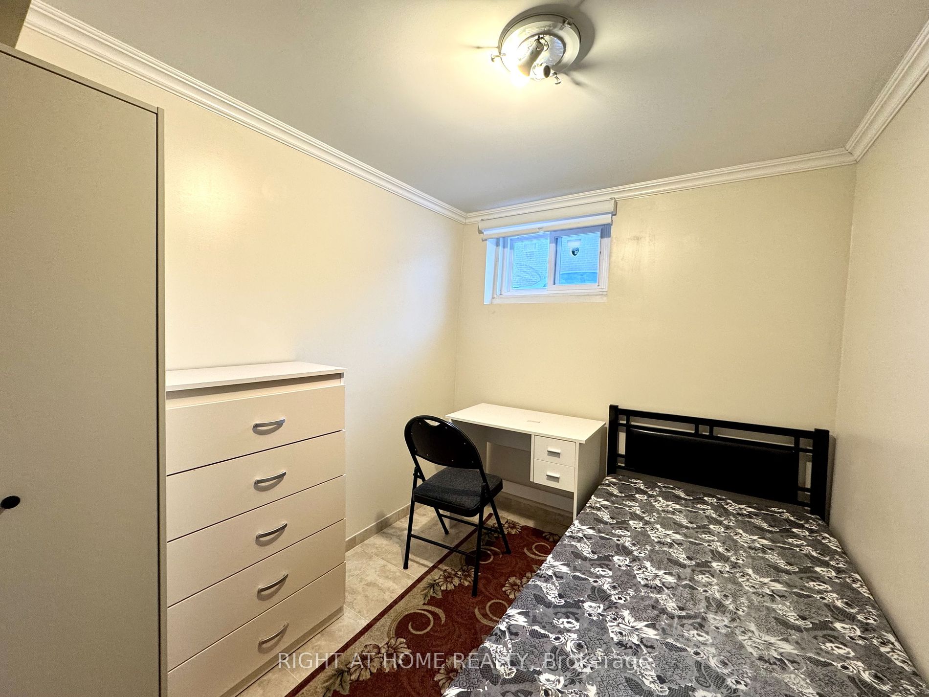 175 Clearbrooke Circ Basement