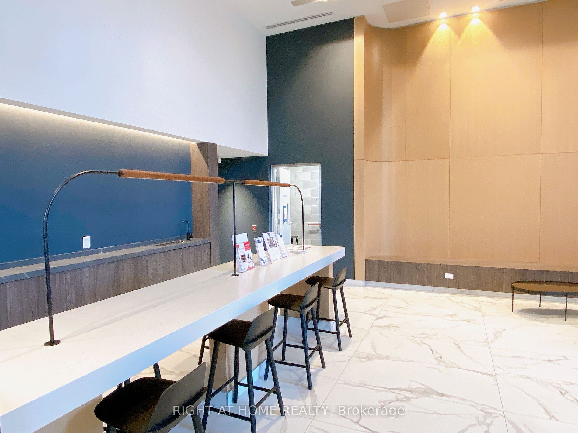 1195 The Queensway 101