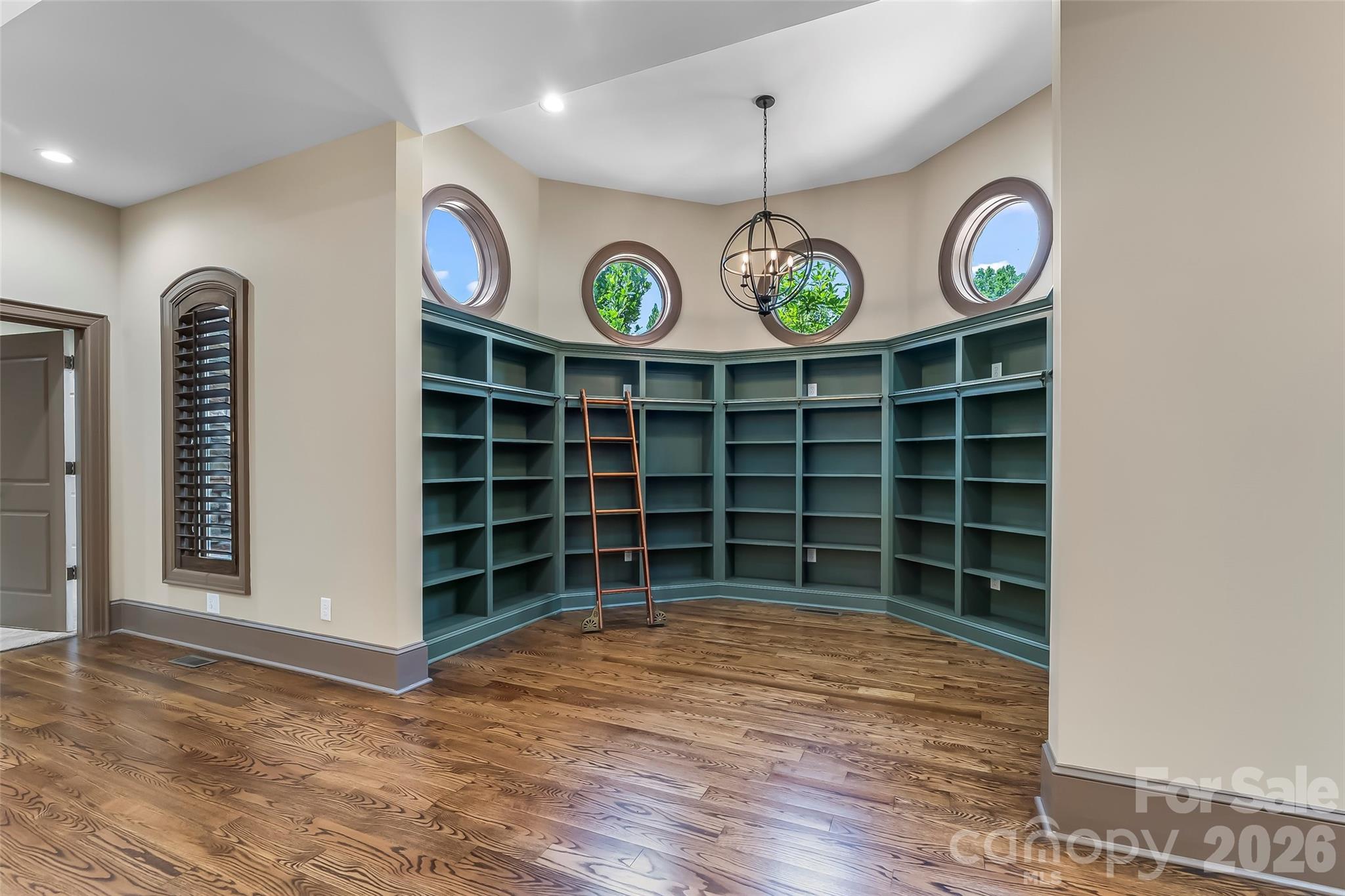 1090 Pearidge Road
