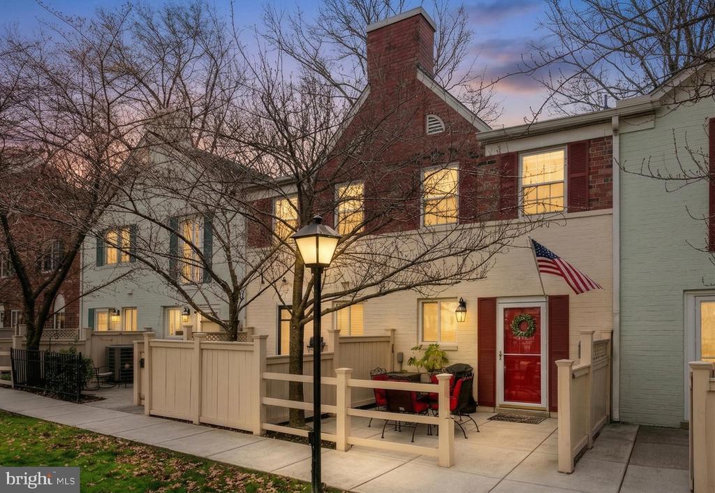 1279 N Van Dorn Street N 1279