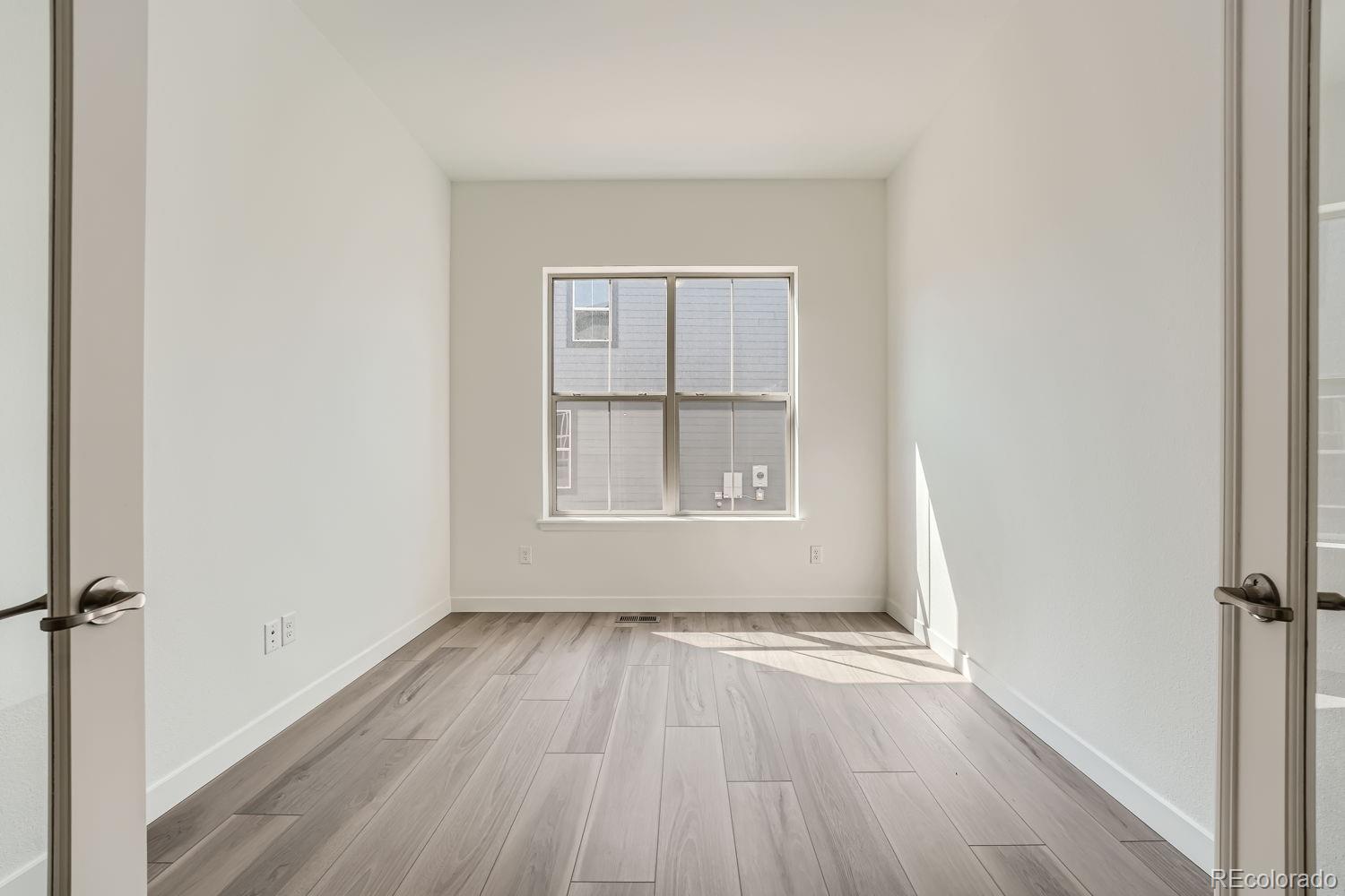 2948 S Quartz Street