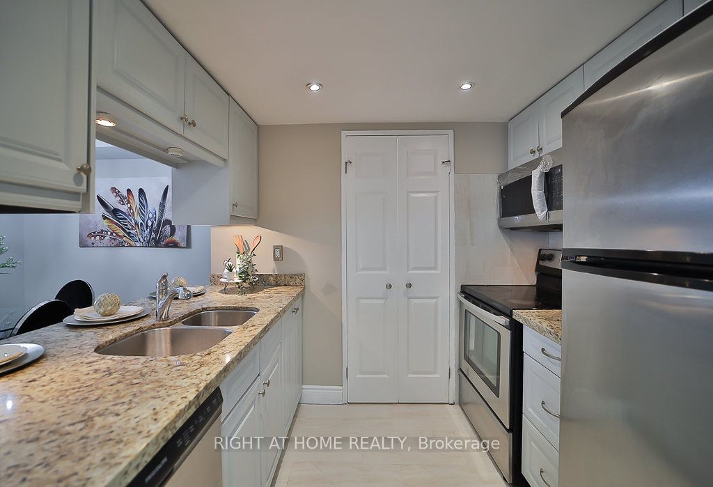 265 Enfield Pl 1001