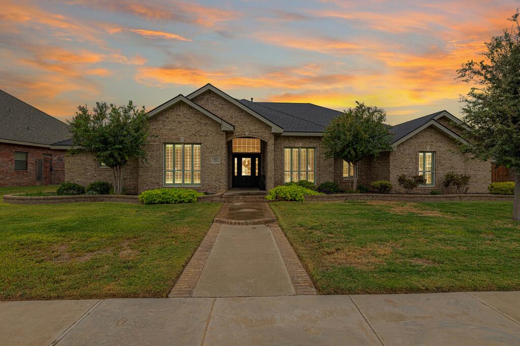 This beautifully updated 5-bedroom, 3.5-bath home offers the perfect blend of comfort, style, and space. This home features inviting living areas, a functional layout, and spacious bedrooms. Step outside to your newly refinished pool and enjoy effortless entertaining or relaxing under the West Texas sun. Located in the sought-after Grasslands Estates community, this home offers an exceptional opportunity to enjoy modern updates, generous living space, and a resort-style backyard. A must-see!