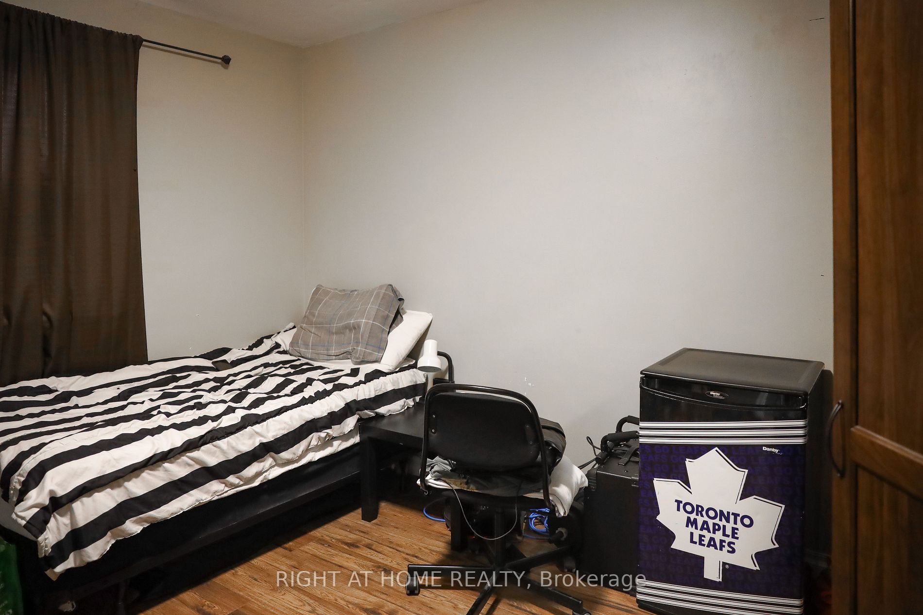 572 Crerar Ave