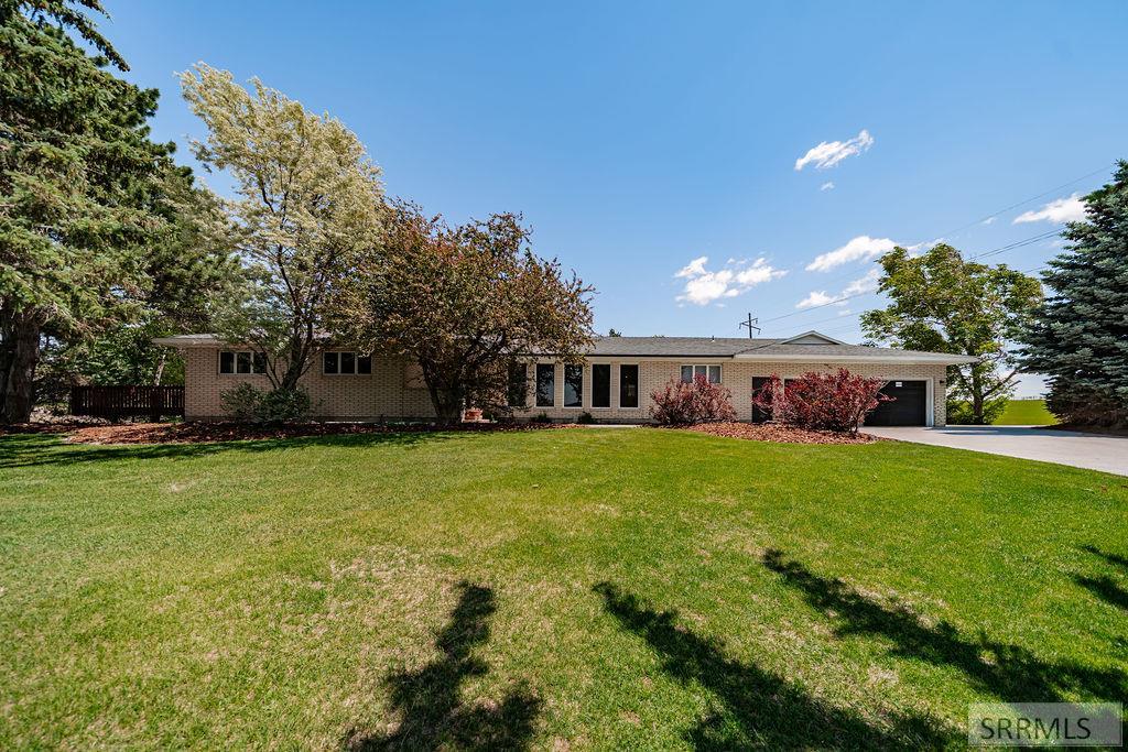 1365 Meadowview Ave
