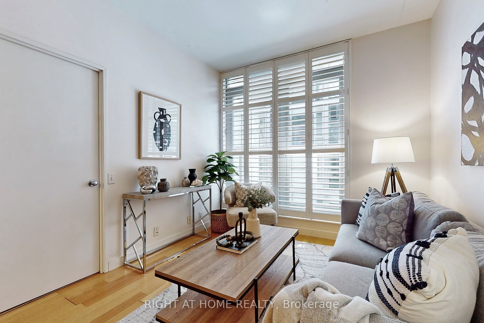 36 Charlotte St 405