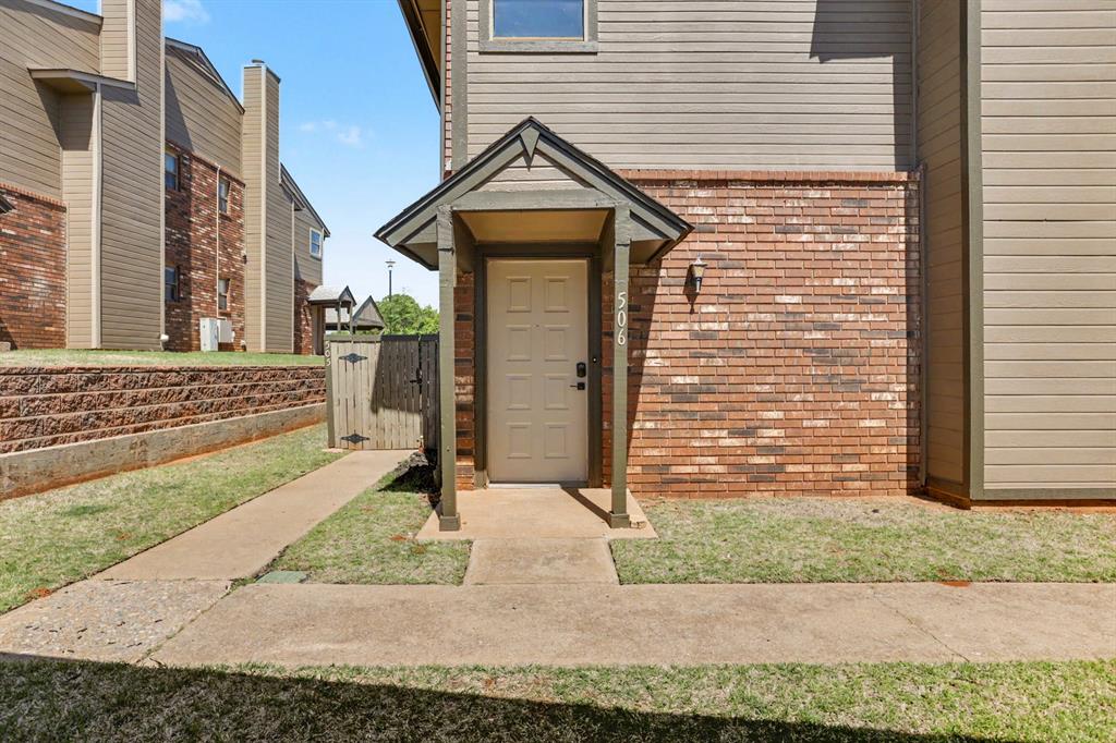 Fully remodeled 1 bedroom, 1 bathroom condo offering low-maintenance living in a convenient location. This move-in ready unit features a spacious living area with a fireplace and access to a covered patio. The kitchen has been updated with new appliances, which remain with the property, along with updated finishes throughout.The primary bedroom offers generous space and includes an oversized closet providing ample storage. The condo complex offers a pool and clubhouse. Property includes one covered parking space. Suitable for owner-occupants or investors.