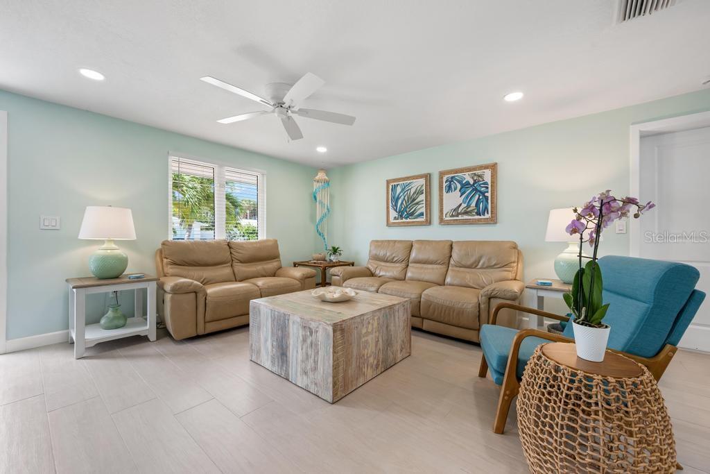 406 Bay Palms Drive