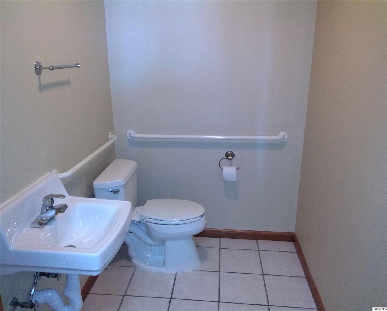 3236 Broadway Street, Suite 300