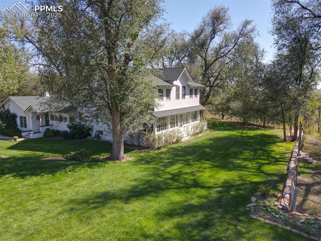 900 Pond Terrace