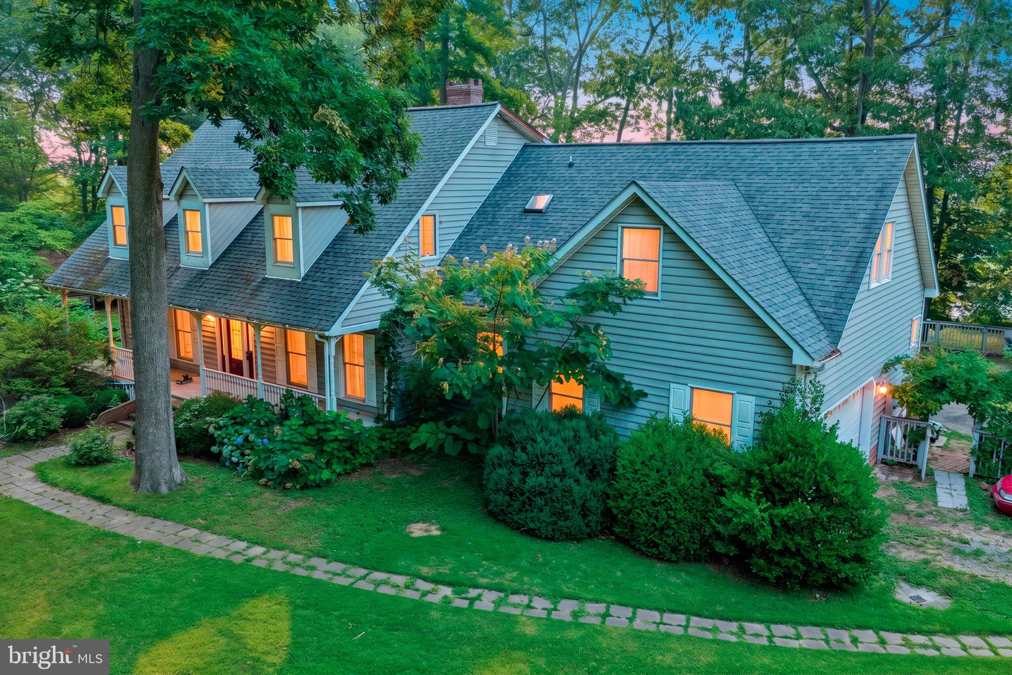 8821 Dorothy Lane