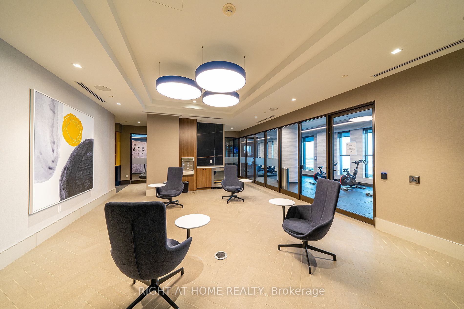 2550 N Simcoe St 2015