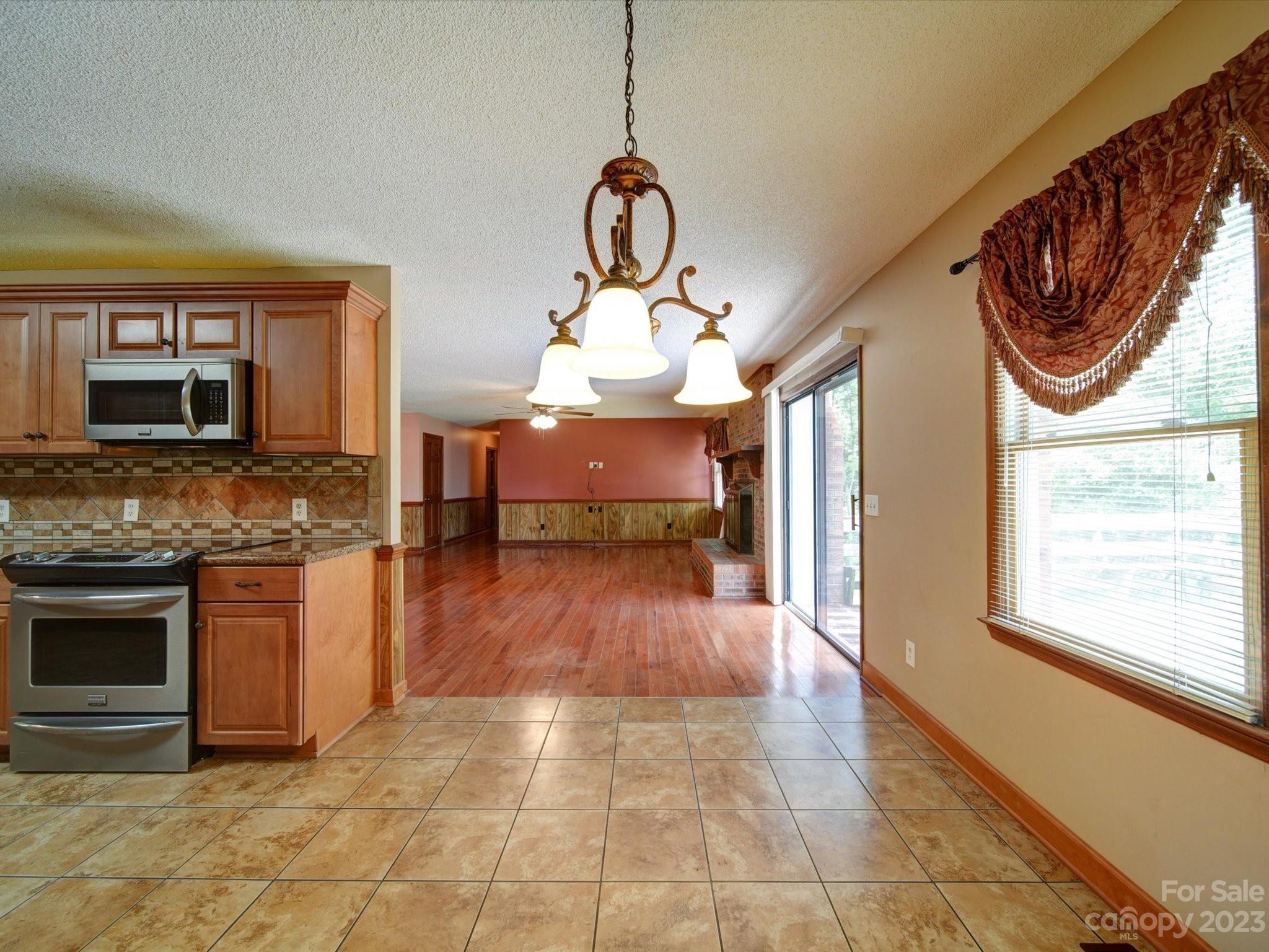 605 Heatherwood Drive