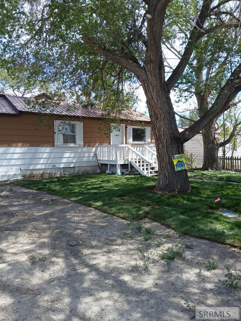 683 W Decoria Avenue